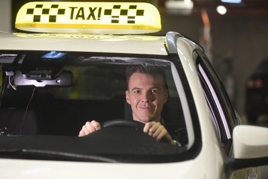 Kamil Baleja poprowadzi teleturniej „Taxi kasa” w Super Polsacie