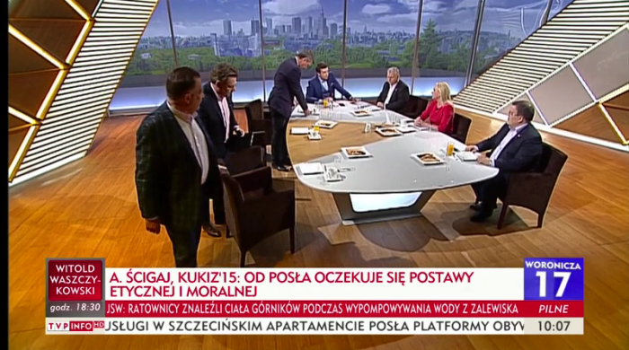 TVP wydaje oświadczenie po wyjściu polityków opozycji z „Woronicza 17”. „Próba ingerencji politycznej w pracę dziennikarzy w Polsce”