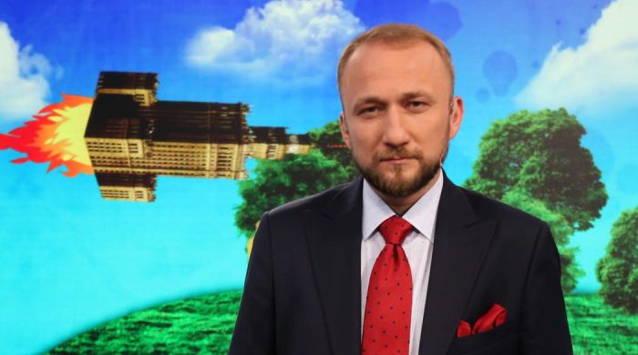 Adam Feder przechodzi do Superstacji. Poprowadzi „Bez ograniczeń”