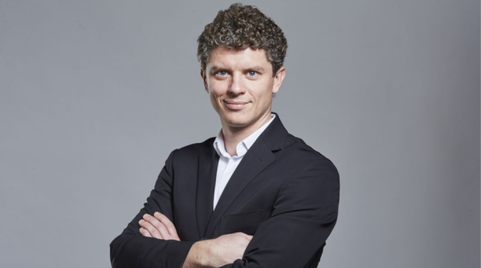 Michał Gąsiorowski w składzie transmisji Formuły 1 w Viaplay