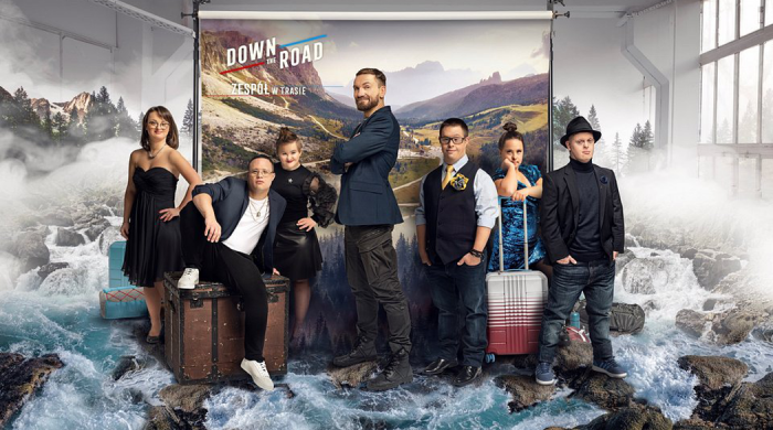 „Down the Road. Zespół w trasie” – nowy program Przemka Kossakowskiego w TTV