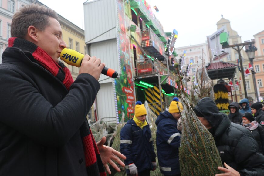 Koncert Antka Smykiewicza i powrót „Świetnego Mikołaja”. Sezon przedświąteczny w RMF FM