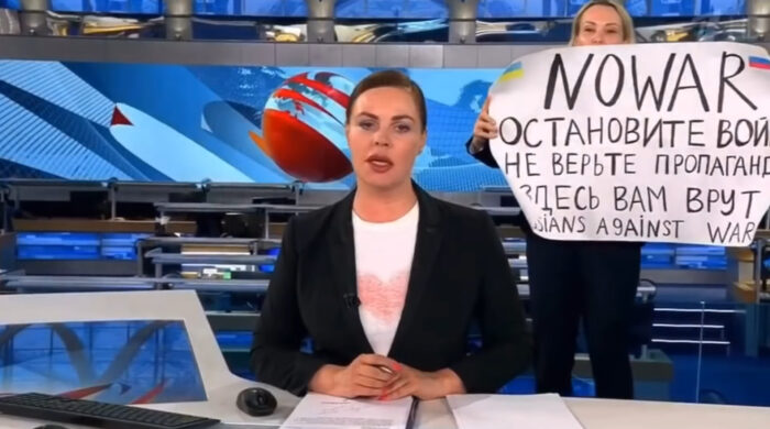 Marina Owsjannikowa zaprotestowała przeciwko wojnie w Ukrainie. Zapłaci 30 tysięcy rubli kary