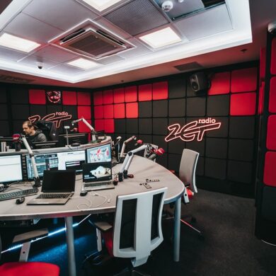 Eurozet ze sztabem pracującym nad integracją zespołów w radiu