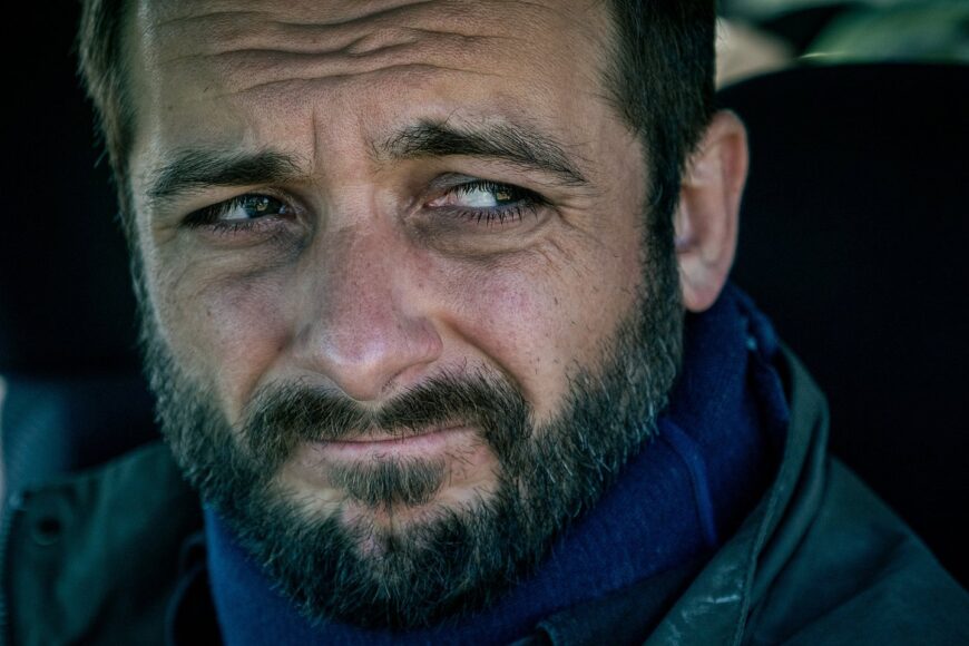 Wszystkie odcinki serialu „Kruk. Jak tu ciemno” już w Canal+online