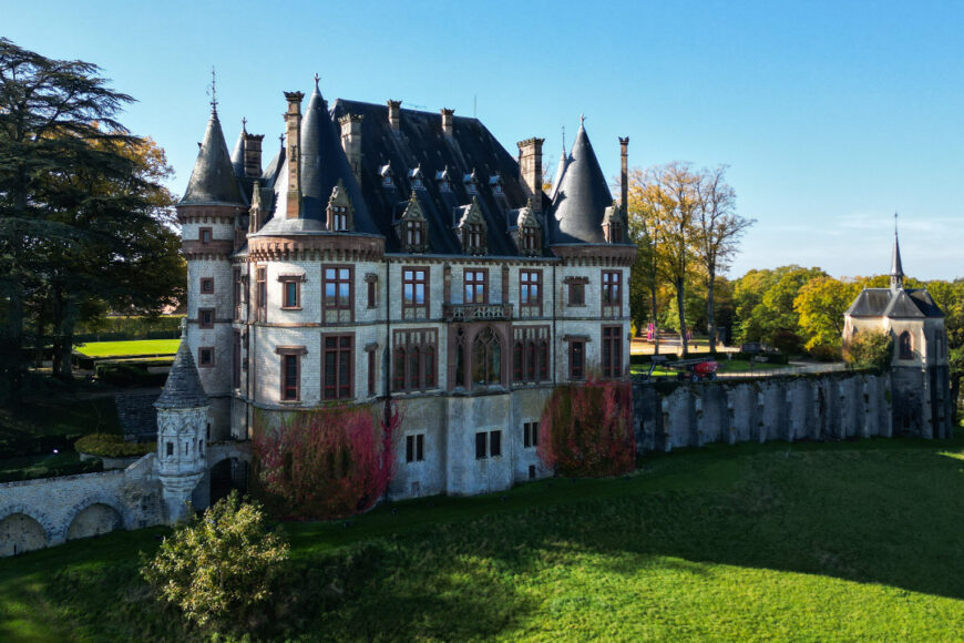 Ruszyły zdjęcia do „The Traitors. Zdrajcy”. Trzeci sezon nagrywany we Francji